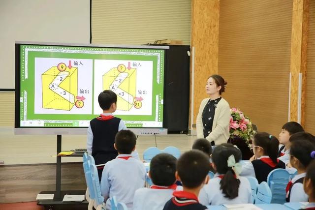 彩神汇小文｜“漫画”老师