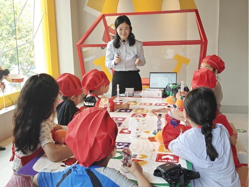 中信银行上海分行：让金融知识“零距离”教育宣传月活动火热开展(图2)