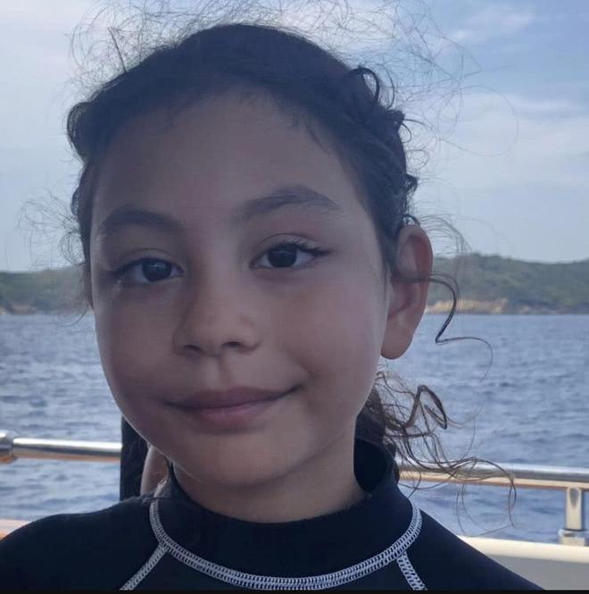 半张脸都是眼睛 好像漫画里的人啊(图2)